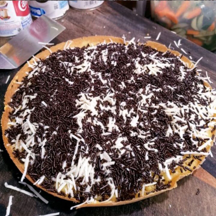 Terang Bulan Cokelat Wijen Keju